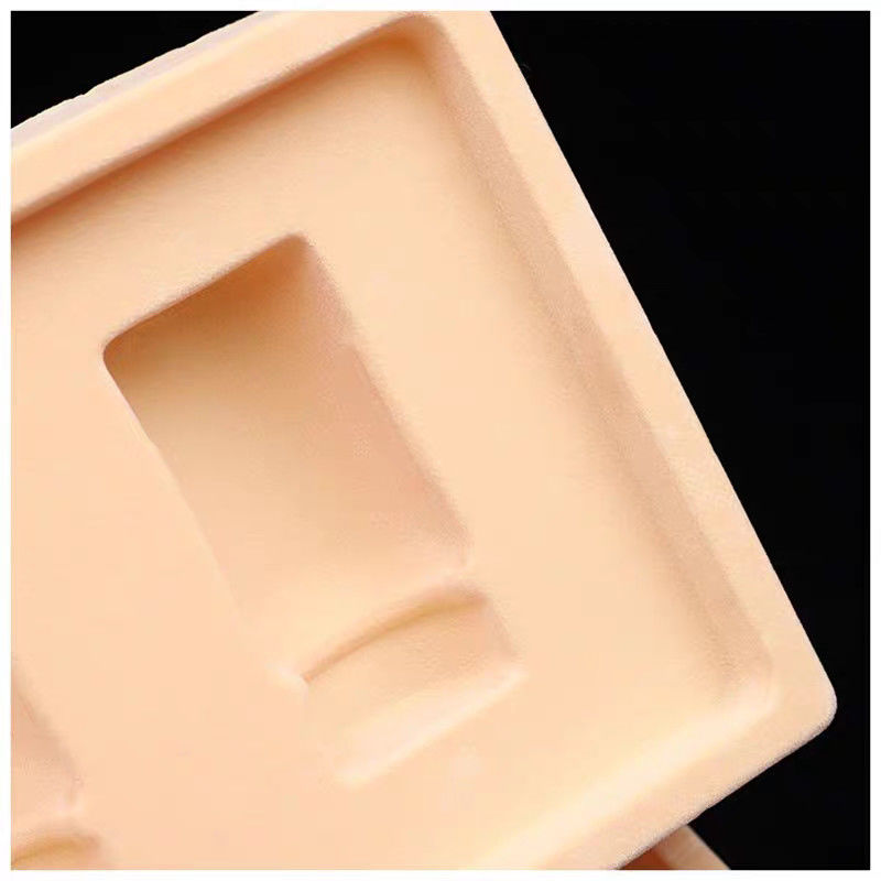 En el caso de los productos de limpieza, se utilizará una bandeja de plástico de plástico negro / blanco para la limpieza de la superficie.