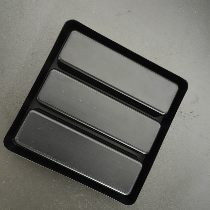 Wholesale 3-grid chocolate plastic black vacuum formed chocolate bar vacuum formed tray