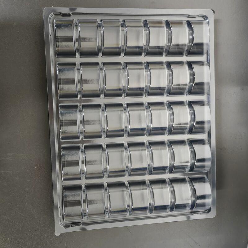 Custom 35 grid disposable food grade PP macaron black plastic travel with clear lid manufacturer